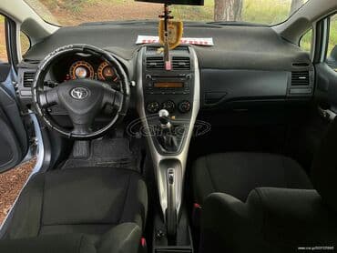 Used Cars: Toyota Auris: 1.4 l | 2007 year Hatchback — 5