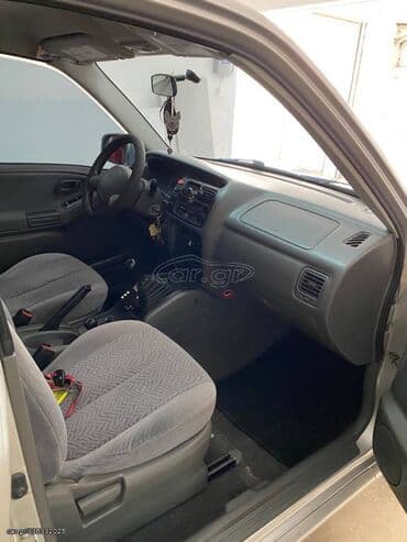 Suzuki: Suzuki Grand Vitara: 1.6 l. | 2001 έ. 154321 km. SUV/4x4 — 5