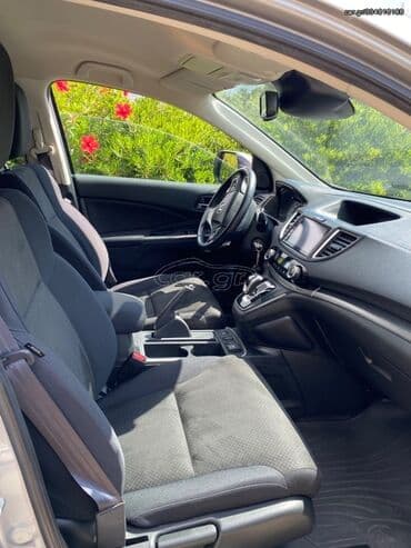 Transport: Honda CR-V: 1.6 l | 2017 year SUV/4x4 — 5