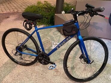 TREK FX 2 HYBRID BIKE original — 1