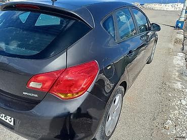 Audi: ΛΑΜΠΗΣ — 7