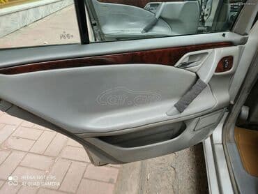 Sale cars: Mercedes-Benz E 220: 2.2 l | 2000 year Sedan — 8