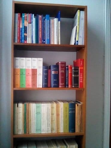 Έπιπλα: Πωλείται βιβλιοθήκη — 1