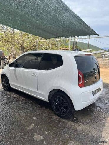 Transport: Volkswagen Up: 1 l | 2016 year Hatchback — 3