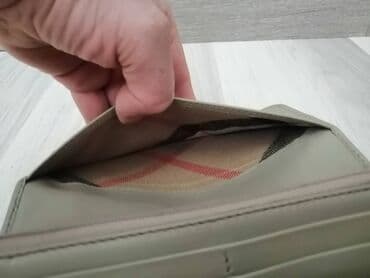 Άλλα: Burberry leather wallet in very good condition, many compartments as — 9