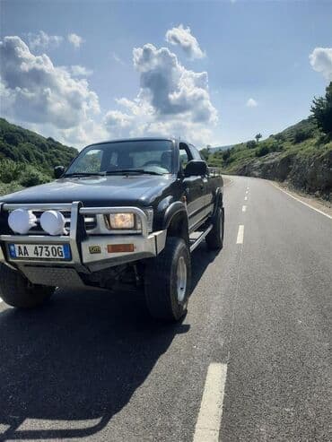 Toyota: Toyota Hi-Lux: 2.4 l. | 2001 έ. Πικάπ — 4