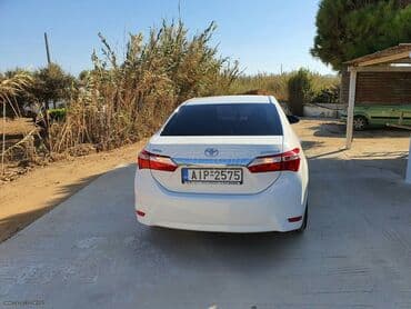 Transport: Toyota Corolla: 1.4 l | 2015 year Sedan — 10
