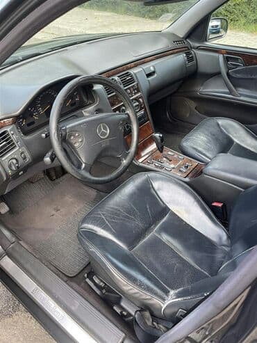 Sale cars: Mercedes-Benz E 220: 2.2 l | 2002 year Limousine — 5