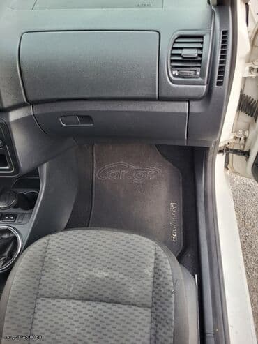 Transport: Skoda Roomster: 1.2 l | 2011 year 195400 km Hatchback — 6