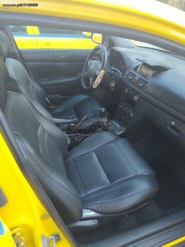 Transport: Toyota Avensis: 2 l | 2004 year Sedan — 4