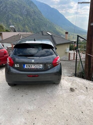 Transport: Peugeot 208: 1.4 l | 2013 year 225000 km Hatchback — 1