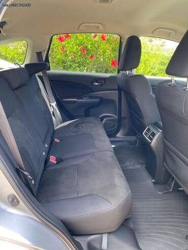 Transport: Honda CR-V: 1.6 l | 2017 year SUV/4x4 — 4