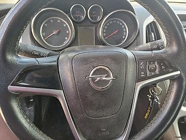 Audi: ΛΑΜΠΗΣ — 9