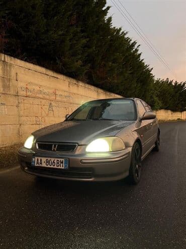 Transport: Honda Civic: 2 l | 2000 year Hatchback — 4