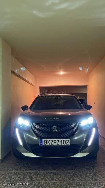 Μεταχειρισμένα Αυτοκίνητα: Peugeot 2008: 1.2 l. | 2020 έ. 16277 km. SUV/4x4 — 2