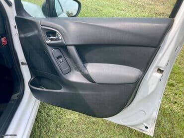 Sale cars: Citroen C3: 1.4 l | 2012 year 67000 km Hatchback — 6