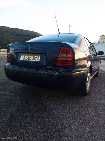 Skoda Octavia: 1.9 l | 2010 year 748969 km Limousine — 5