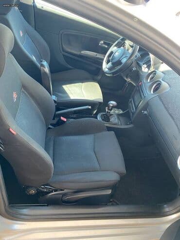 Οχήματα: Seat Ibiza: 1.8 l. | 2004 έ. 220000 km. Χάτσμπακ — 3