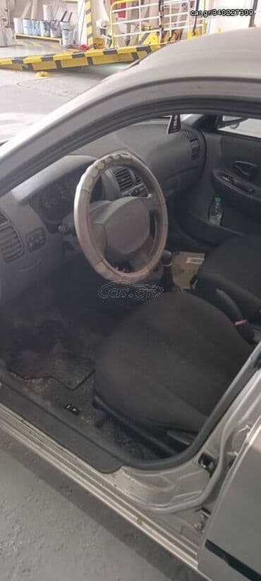 Transport: Hyundai Accent : 1.4 l | 2000 year Limousine — 4