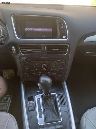 Audi: Audi Q5: 2 l. | 2010 έ. SUV/4x4 — 10