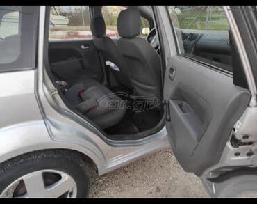 Transport: Ford Fiesta: 1.4 l | 2003 year 20025 km Hatchback — 5