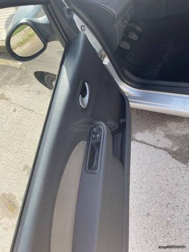 Used Cars: Renault Twingo: 1.1 l | 2010 year 120000 km Hatchback — 4