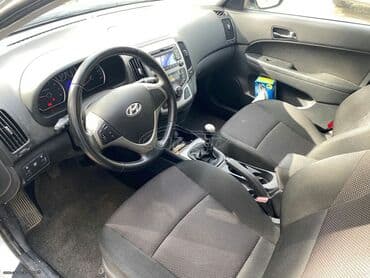 Sale cars: Hyundai i30: 1.4 l | 2010 year Hatchback — 5