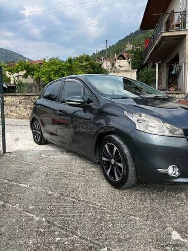 Transport: Peugeot 208: 1.4 l | 2013 year 225000 km Hatchback — 3