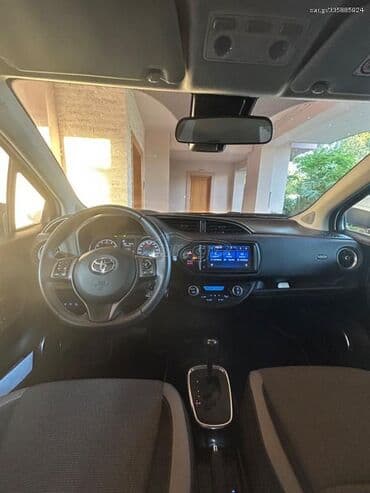 Toyota Yaris: 1.5 l | 2019 year Hatchback — 3