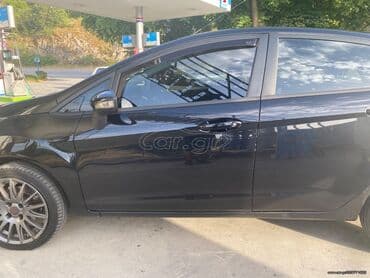 Used Cars: Ford Focus: 1.2 l | 2011 year 200000 km Coupe/Sports — 4