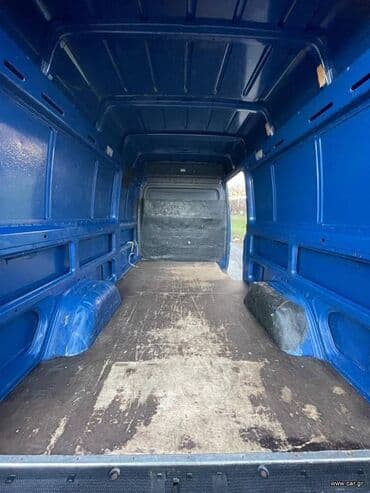 Transport: Mercedes-Benz Sprinter: 2.2 l | 2001 year Van/Minivan — 5