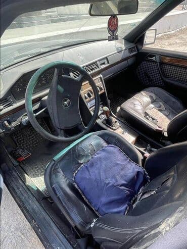 Mercedes-Benz: Mercedes-Benz E 250: 2.5 l | 1989 year MPV — 5