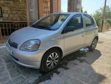 Sale cars: Toyota Yaris: 1 l | 2002 year Hatchback — 5