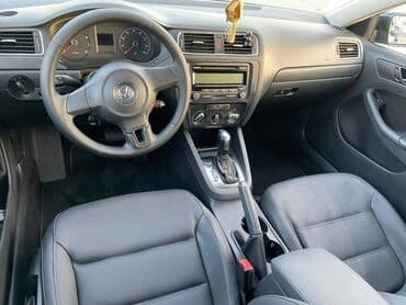 Transport: Volkswagen Jetta: 2.5 l | 2011 year Limousine — 3