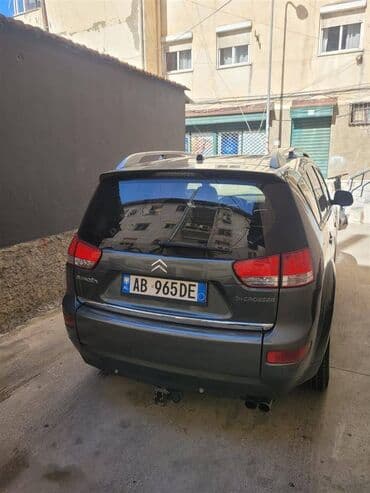 Transport: Citroen C-Crosser : 1.6 l | 2012 year 200000 km SUV/4x4 — 1