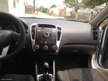 Transport: Ford Fiesta: 1.4 l | 2003 year 20025 km Hatchback — 9