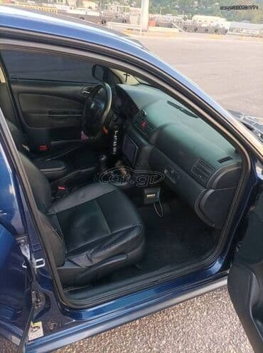 Skoda Octavia: 1.9 l | 2010 year 748969 km Limousine — 3