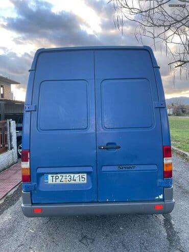 Transport: Mercedes-Benz Sprinter: 2.2 l | 2001 year Van/Minivan — 4