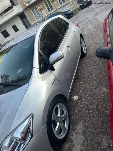 Transport: Toyota Auris: 1.8 l | 2011 year Hatchback — 7