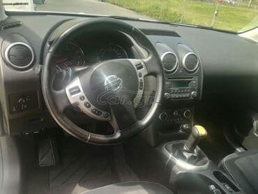 Used Cars: Nissan Qashqai : 1.6 l | 2011 year SUV/4x4 — 6
