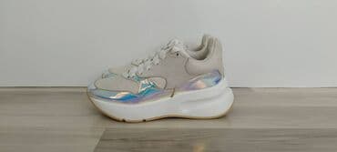 Γυναικεία είδη Υπόδησης: Alexander McQueen sneakers Δέρμα σε κρεμ, ολόγραφο. Μέγεθος πάτος — 2