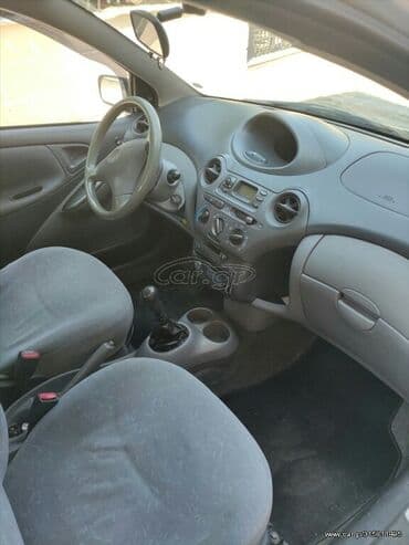 Sale cars: Toyota Yaris: 1 l | 2002 year Hatchback — 6