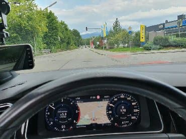 Transport: Volkswagen Golf: 2 l | 2017 year MPV — 7