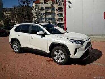 Toyota RAV4: 2 l | 2019 year SUV/4x4