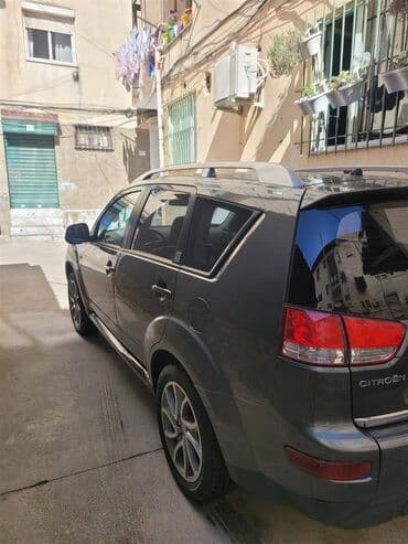 Transport: Citroen C-Crosser : 1.6 l | 2012 year 200000 km SUV/4x4 — 5