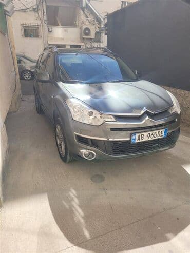 Transport: Citroen C-Crosser : 1.6 l | 2012 year 200000 km SUV/4x4 — 7