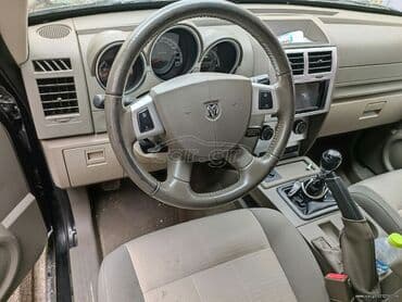 Transport: Dodge Nitro: 2.8 l | 2008 year 150000 km SUV/4x4 — 7