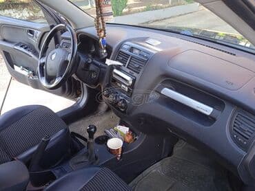 Transport: Kia Sportage : 2 l | 2005 year SUV/4x4 — 3