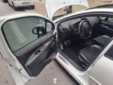 Peugeot 207: 1.6 l | 2008 year 205000 km Hatchback — 8