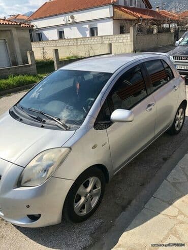 Μεταχειρισμένα Αυτοκίνητα: Toyota Yaris: 1.4 l. | 2006 έ. Χάτσμπακ — 2